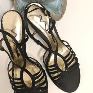 Vintage black heels by Nina - Size 6